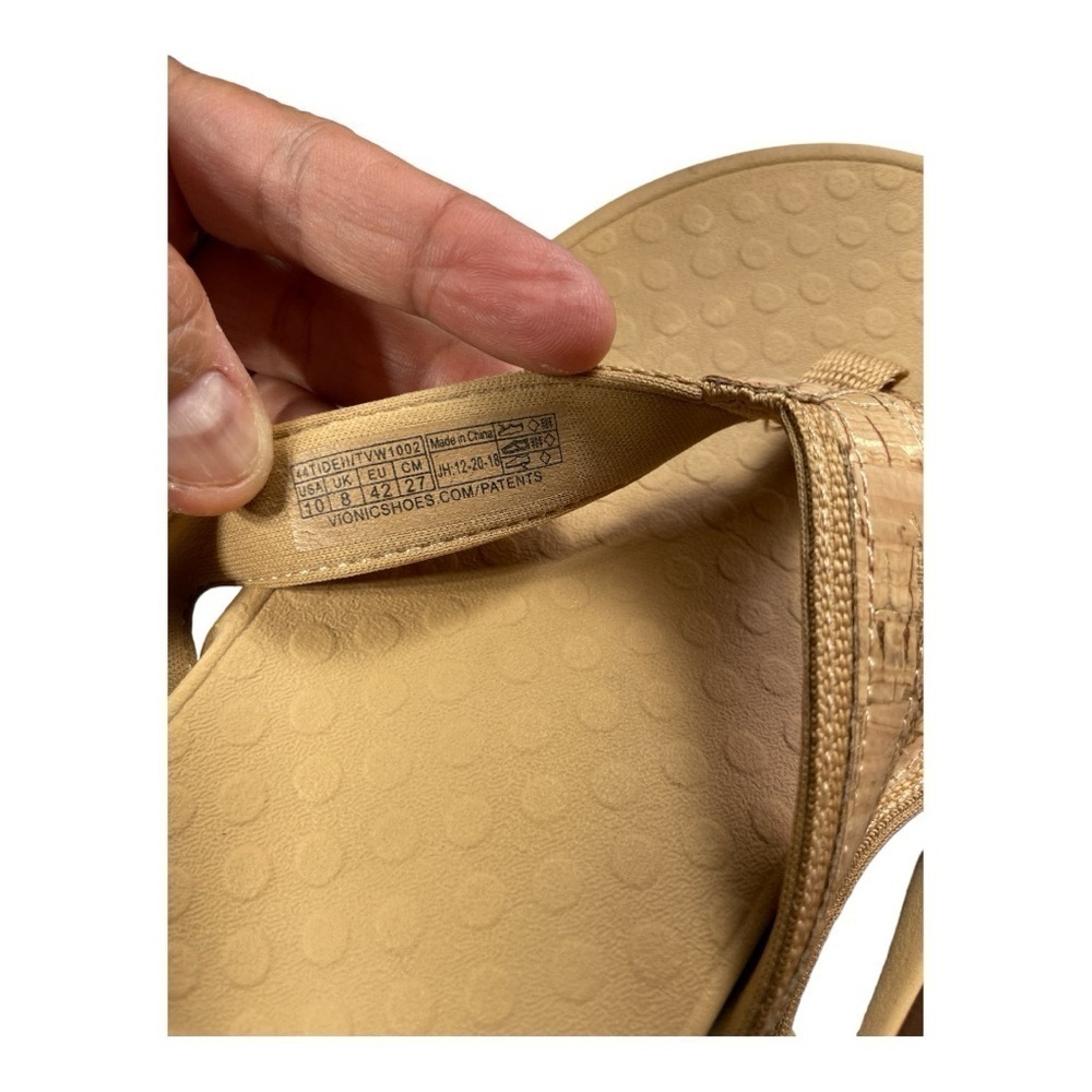 Vionic Tide II Flip Flops Bronze
Metallic Bamboo Sandals
Womens Size 10 - Picture 7 of 9